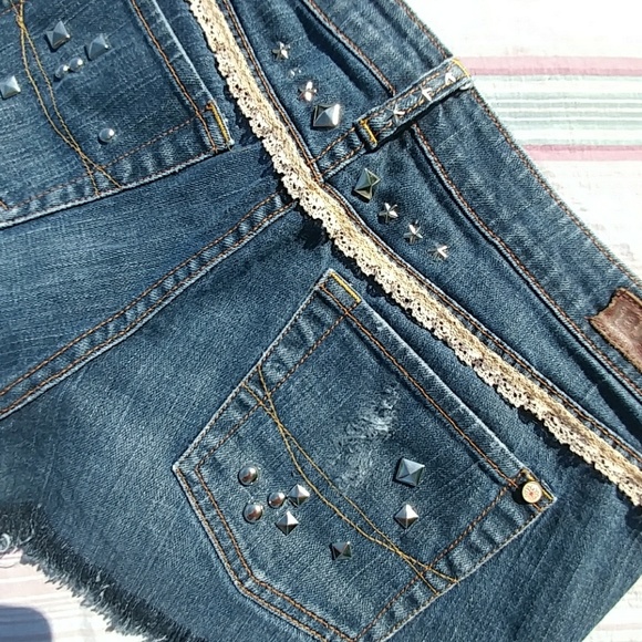 🎈SALE💰 Very Sexy Shorty Short Distressed Jeans - Picture 4 of 8